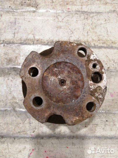 Ступица задняя левая Skoda Rapid CGP 1 2014