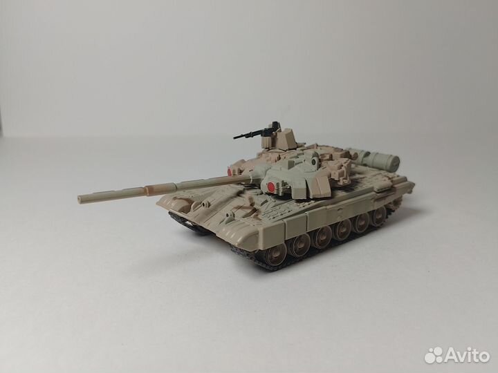 Танк Т-90 1:72