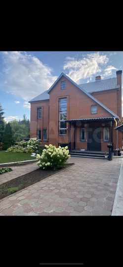 Коттедж 307 м² на участке 18 сот.