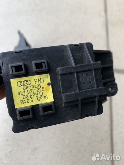 Кнопка ручного тормоза