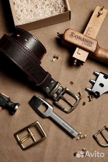 Кожанный ремень с прошивкой и авторской пряжкой