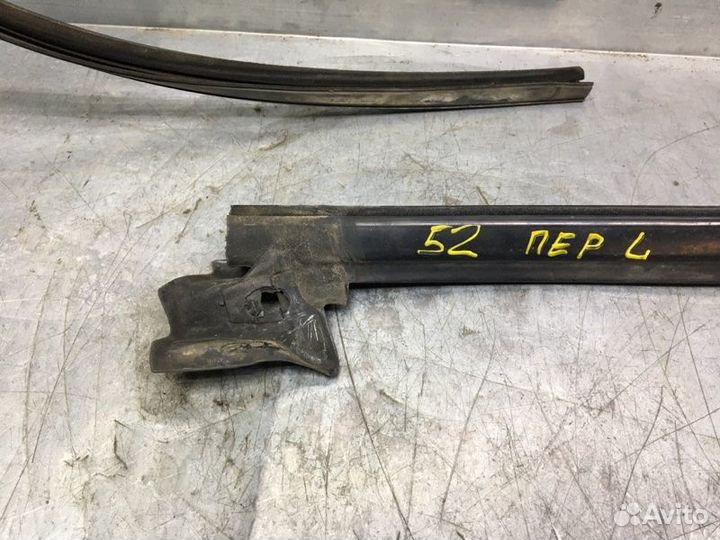 Уплотнитель стекла двери Audi A6 C5 1997-2004