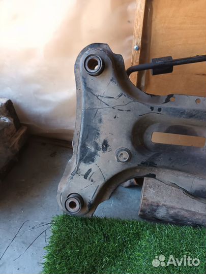 Балка подрамник Тойота Камри