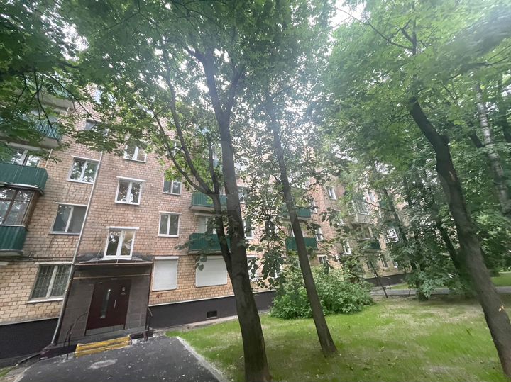 Комната 6 м² в 3-к., 1/5 эт.