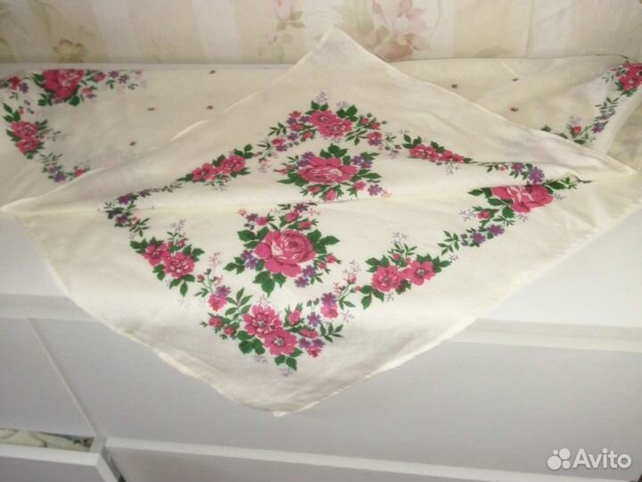 Платки головные СССР. Новые, обработанные