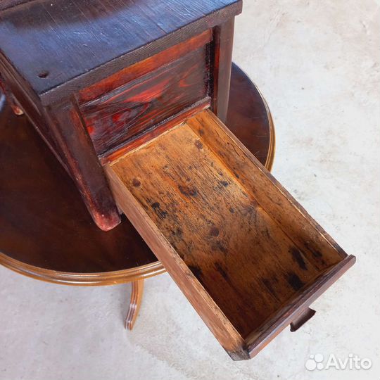 Старинный ящик для чистки обуви