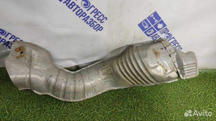 Тепловой экран Nissan Tiida хэтчбек 1.6 HR16 2008