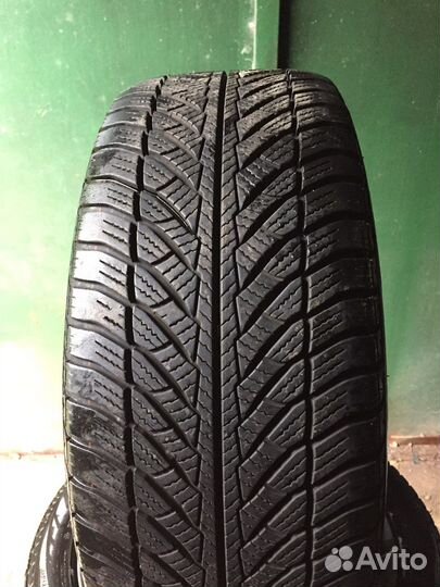 Goodyear UltraGrip 8 245/45 R18