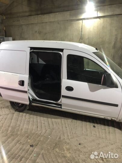 Opel Combo 1.4 МТ, 2008, битый, 400 000 км