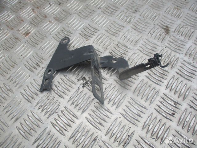 Кронштейн Volvo 21367171