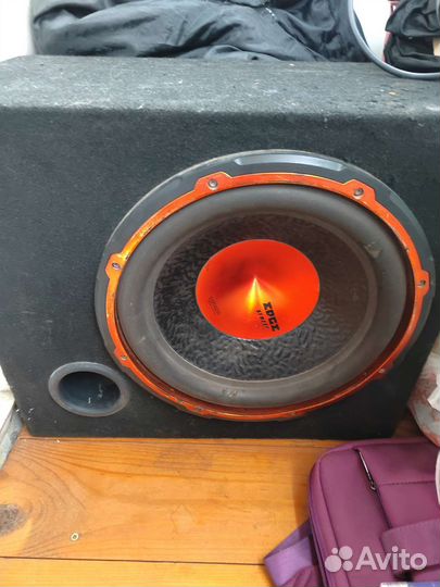 Акустические колонки в автомобили