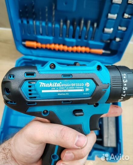 Шуруповерт ударный makita 21v +биты