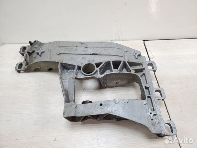 Опора кпп Land Rover Velar 2019