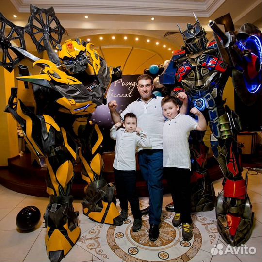 Роботы и шоу трансформеров, Халк, Железный человек