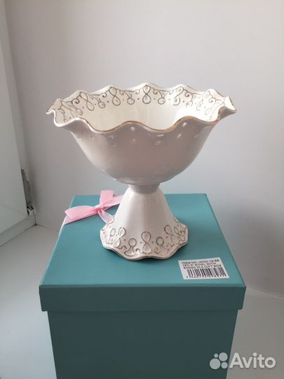 Конфетница на ножке