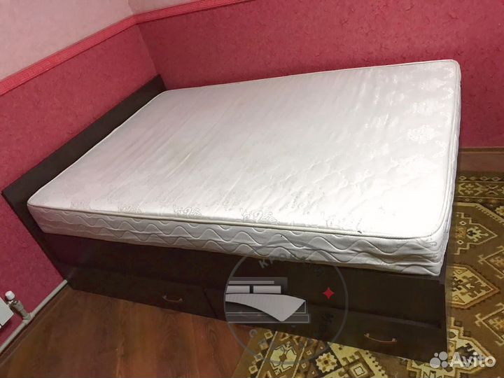 Кровать двуспальная