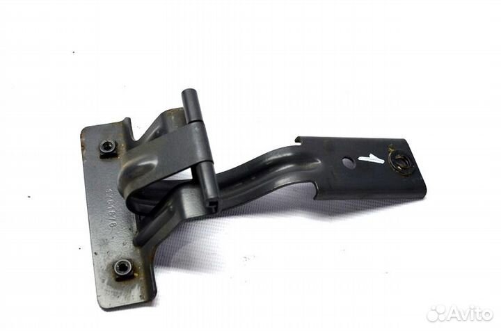 Петля люка бокового ящика кабины scania R-Series