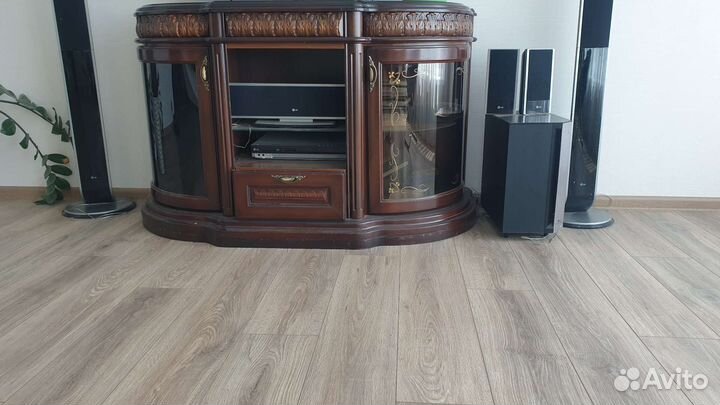 Тумба под телевизор