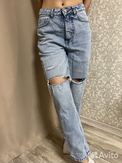 Джинсы мом