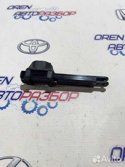 Демпфер бардачка Skoda Fabia 2 1.2 CGP 2010