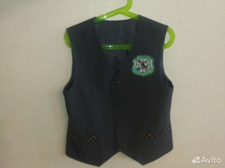 Жилетка для мальчика школьная 134