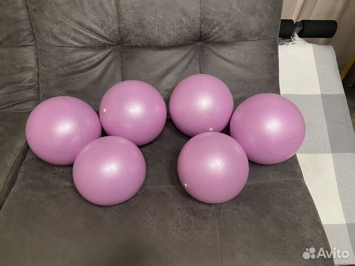 Мячики для фитнеса розовые