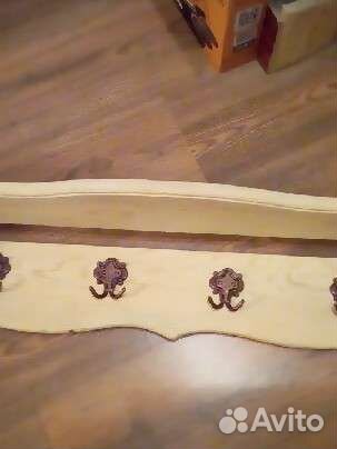 Вешалка деревянная