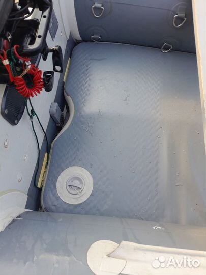 Надувная лодка пвх бу Badger. 330