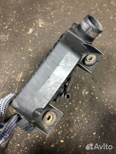 Корпус воздушного фильтра Renault Logan 1