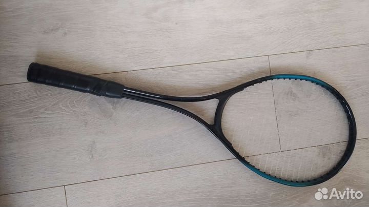 Теннисная ракетка
