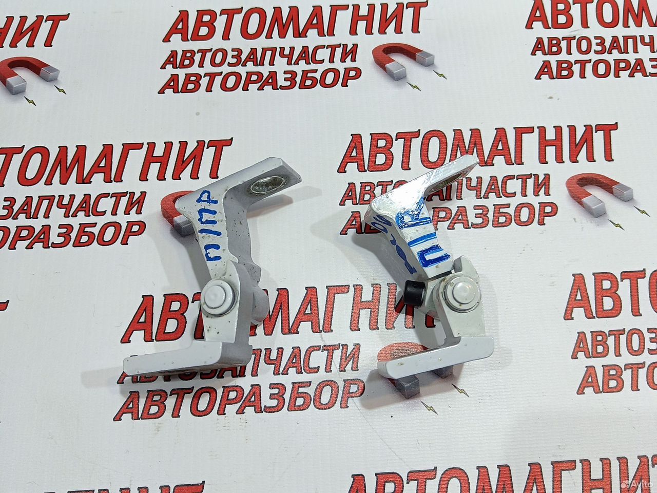 Петля двери передней правой Фольксваген Поло 6