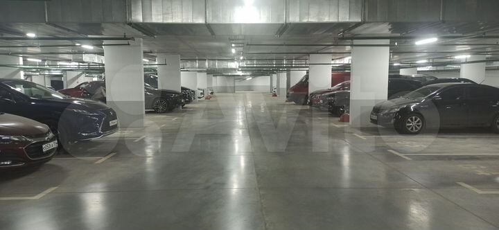 Машиноместо, 14 м²