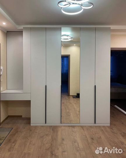 Шкаф распашной