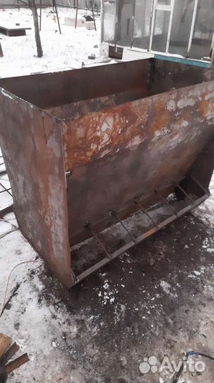 Бункерная кормушка