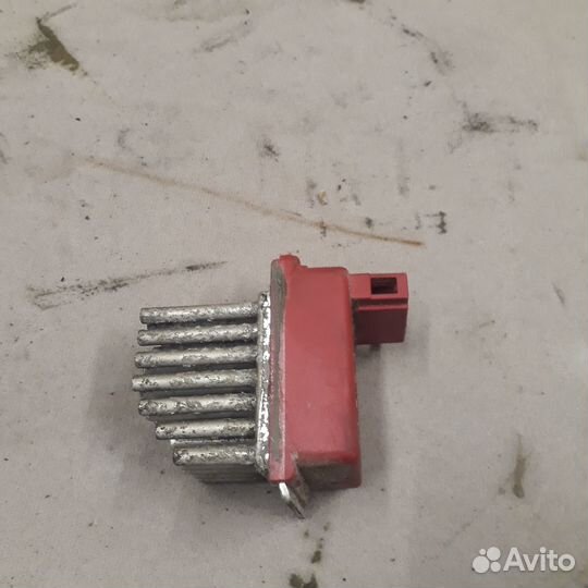 Сопротивление(резистор) печки Шкода Октавия тур а4