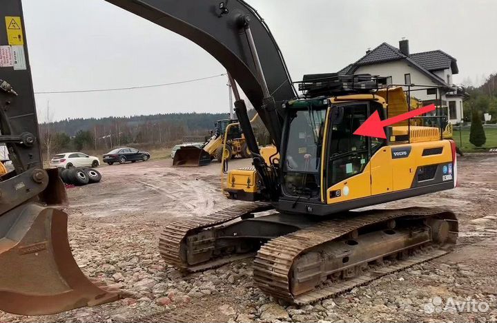 Стекло двери верхнее на экскаватор Volvo EC 300