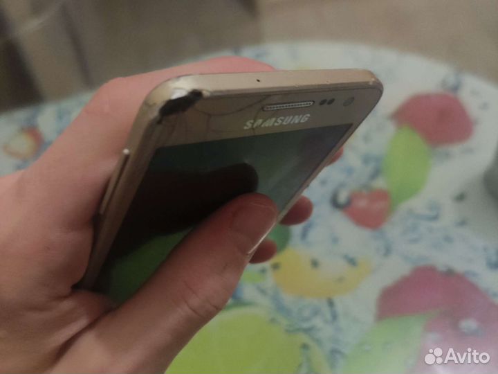 Телефон Samsung a3 2015 A300F