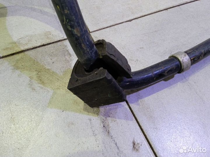 Стабилизатор передний