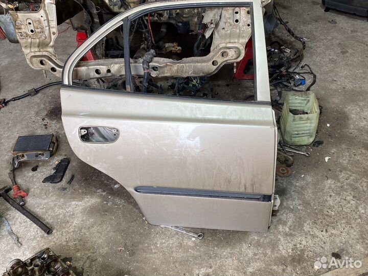 Задняя правая дверь Hyundai Accent