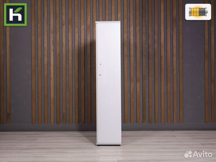 Офисный шкаф-гардероб