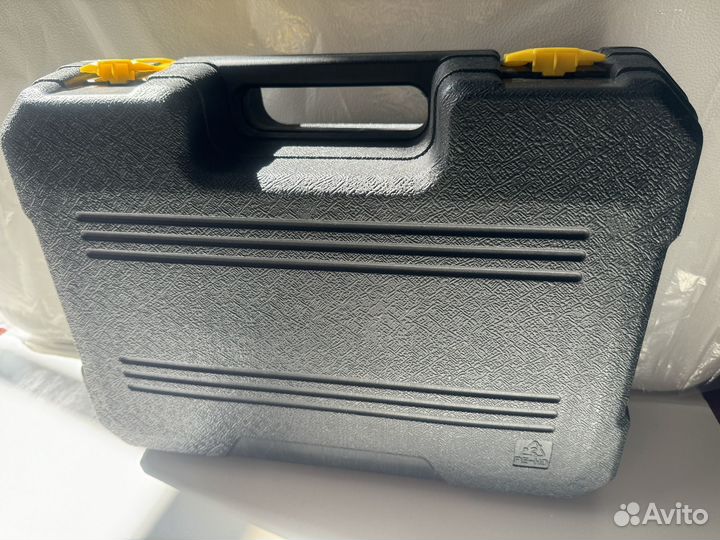 Мощный авто компрессор с набором инструментов