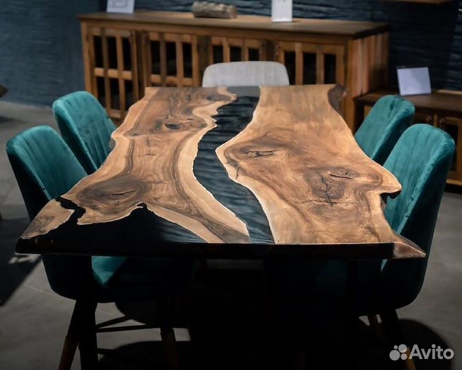 Стол из массива со смолой на заказ