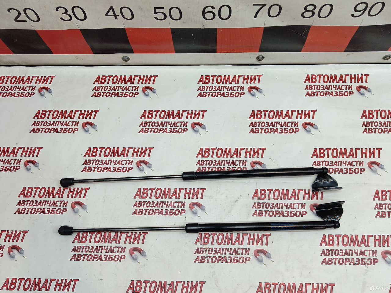 Амортизатор крышки багажника Changan CS35 plus