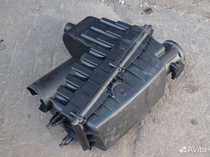 Корпус воздушного фильтра Рендж Ровер 3