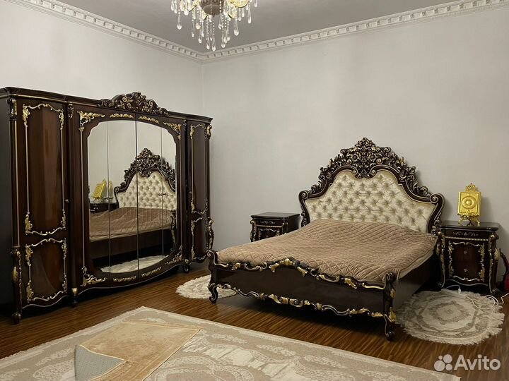 Спальный гарнитур