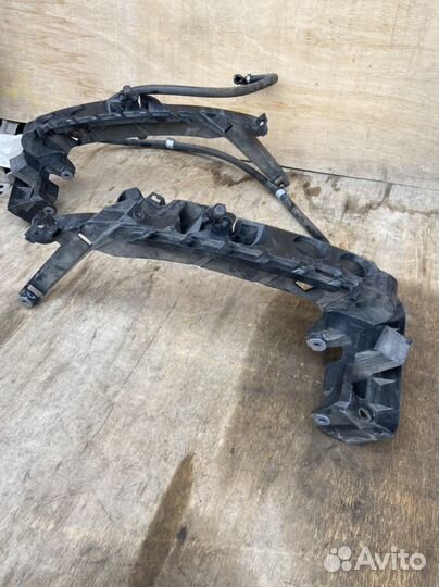 Кронштейн фары в сборе Audi A3 8P