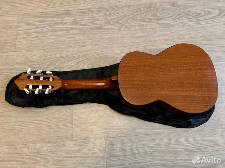 Гитара детская Cremona 1/8 как новая с чехлом