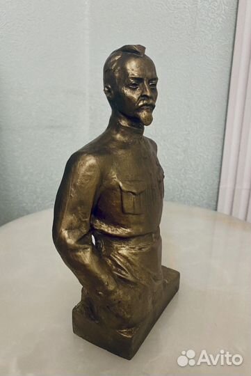 Бюст Дзержинского