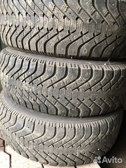 Goodyear UltraGrip 500 235/65 R17