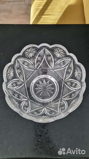 Хрустальная конфетница